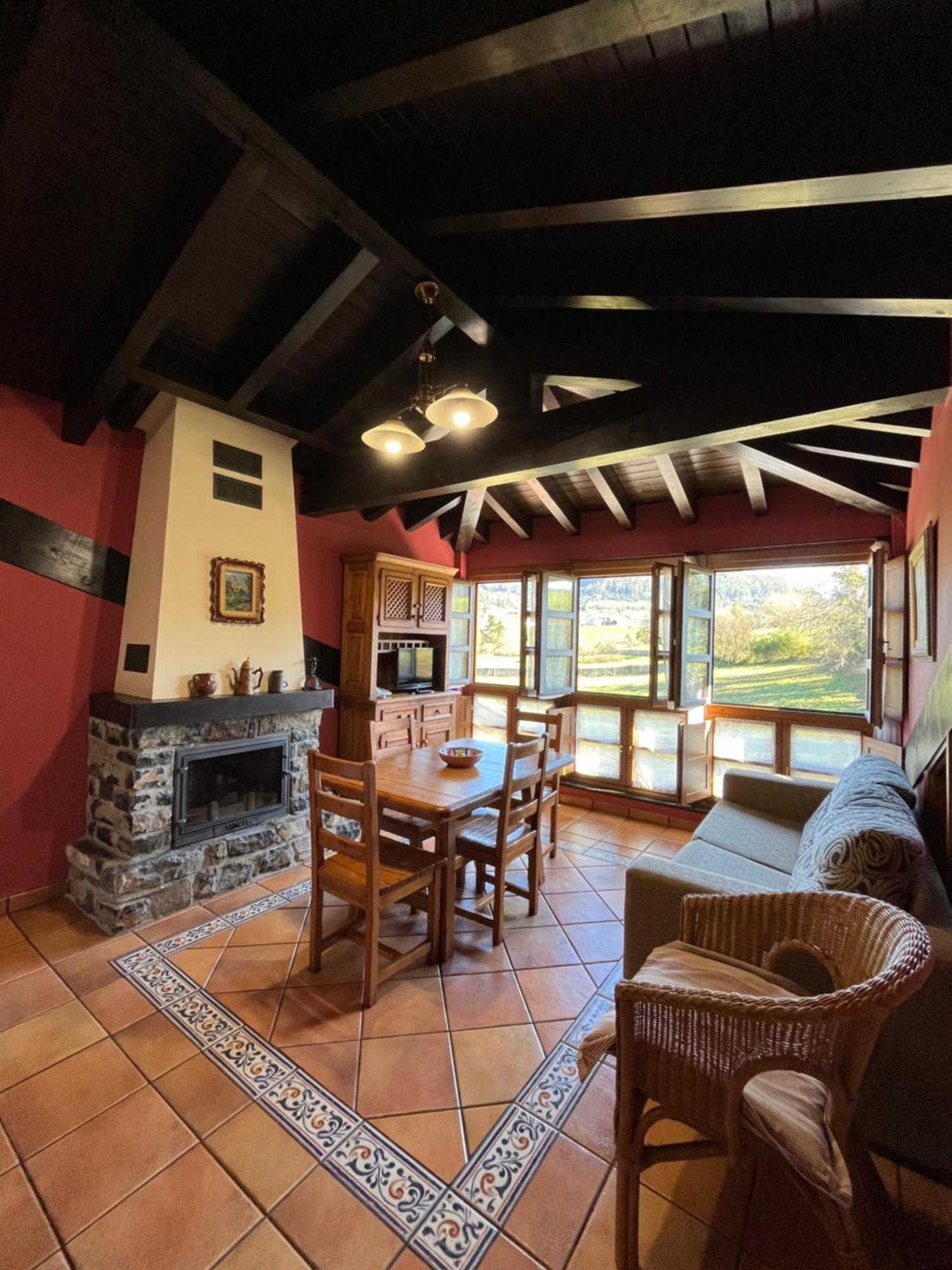 Apartamentos Turisticos Paseo De La Alameda Villaviciosa  Dış mekan fotoğraf